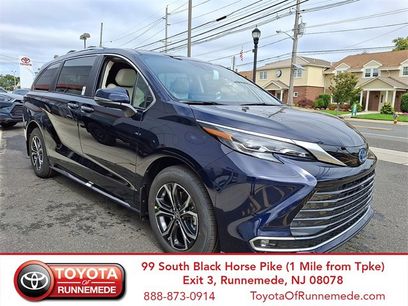 New 2025 Toyota Sienna Platinum