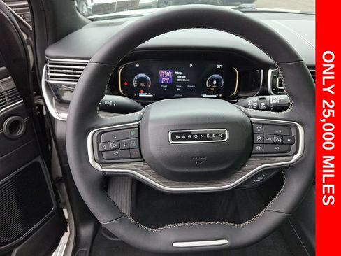 Used 2022 Jeep Wagoneer Series III w/ Premium Group I AWD/4WD image 21
