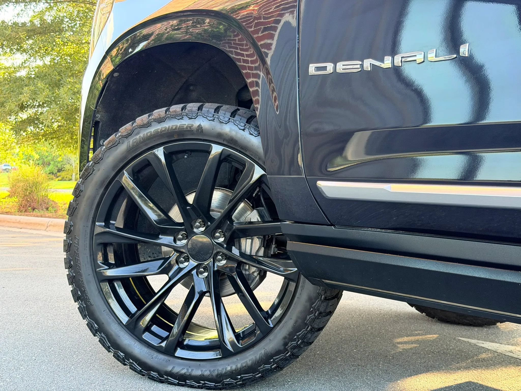 Used 2021 GMC Yukon Denali w/ Denali Premium Package AWD/4WD image 20
