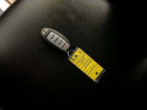 Used 2024 Nissan Armada SL image 11