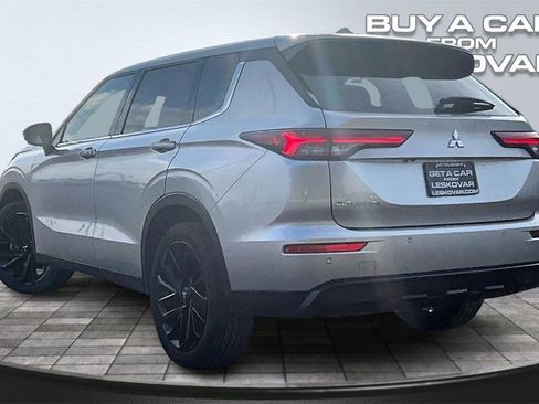 Used 2022 Mitsubishi Outlander SEL Black Edition image 2