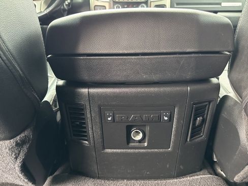 Used 2015 RAM 2500 Laramie w/ Convenience Group image 26