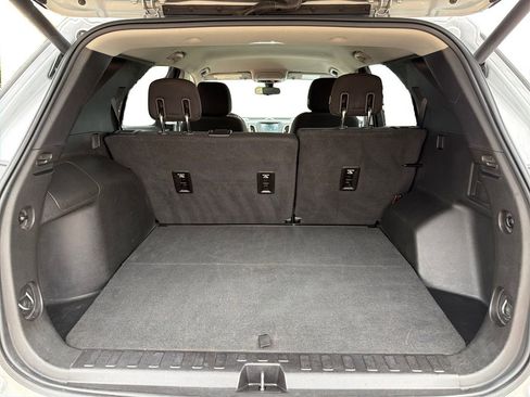 Used 2018 Chevrolet Equinox LT FWD image 13