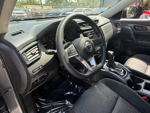 Used 2020 Nissan Rogue S FWD image 10