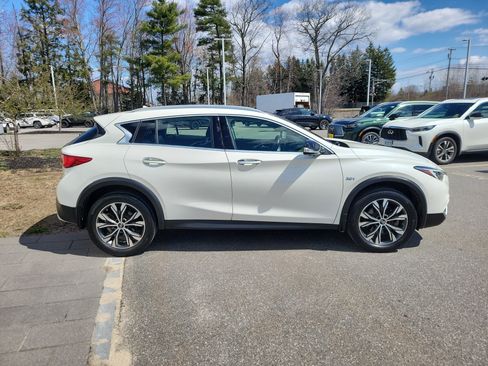Used 2019 INFINITI QX30 Premium w/ Navigation Package AWD/4WD image 8