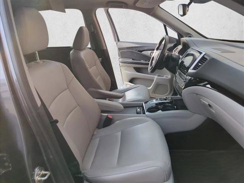 Used 2016 Honda Pilot Touring image 25