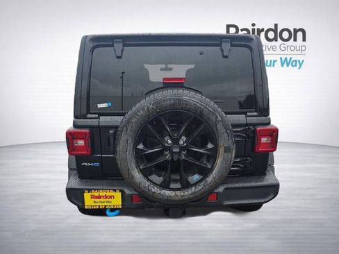 Used 2023 Jeep Wrangler Unlimited Sahara w/ Cold Weather Group AWD/4WD image 6