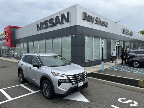 Certified 2024 Nissan Rogue S AWD/4WD image 1