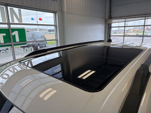 Used 2025 Ford Expedition Active image 10