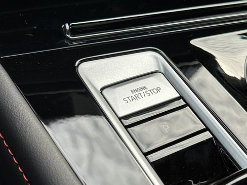 New 2025 Volkswagen Atlas Peak Edition SE image 22