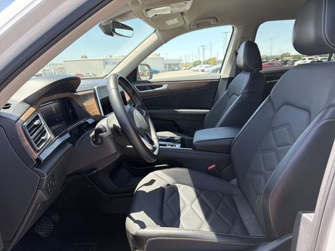 Used 2024 Volkswagen Atlas SE FWD image 9