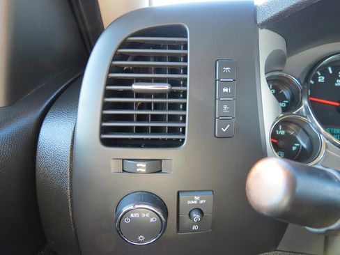 Used 2011 Chevrolet Silverado 1500 LT w/ Regional Value Package image 18