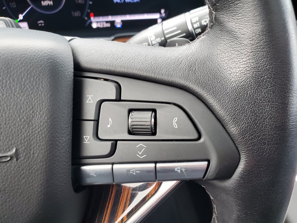 Used 2024 Cadillac Escalade Premium Luxury w/ Performance Package AWD/4WD image 22