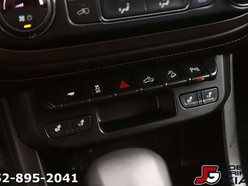 Used 2022 GMC Canyon AT4 AWD/4WD image 24