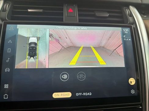 Used 2023 Land Rover Discovery HSE R-Dynamic image 32