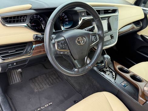 Used 2014 Toyota Avalon XLE image 4
