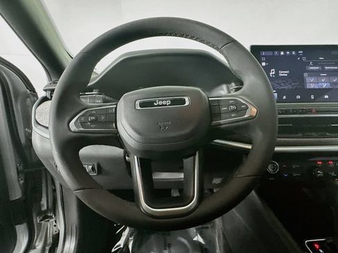 Used 2024 Jeep Compass Latitude AWD/4WD image 13