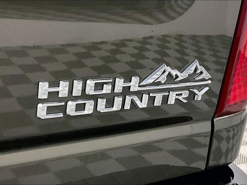 Used 2022 Chevrolet Silverado 3500 High Country w/ Safety Package II AWD/4WD image 9