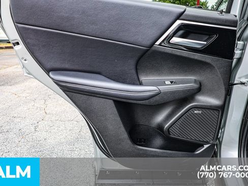 Used 2025 Mitsubishi Outlander SE FWD image 53