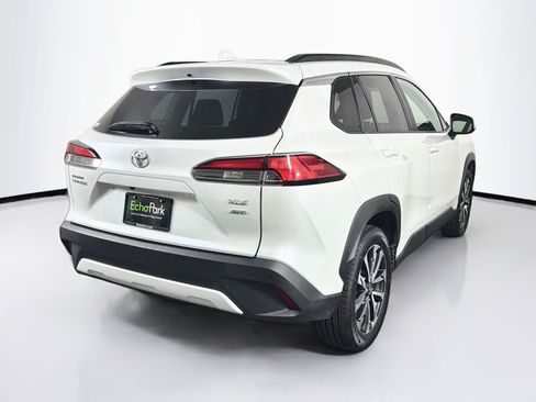Used 2022 Toyota Corolla Cross XLE AWD/4WD image 9