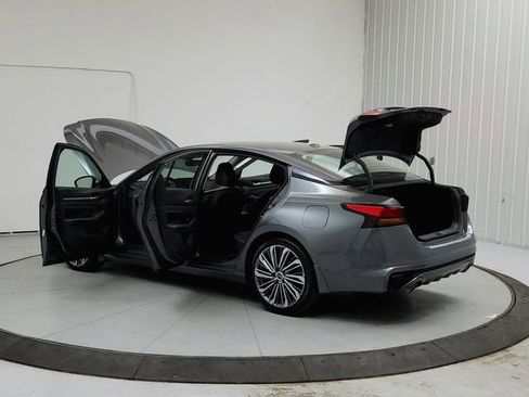 Used 2023 Nissan Altima 2.5 SL FWD image 13
