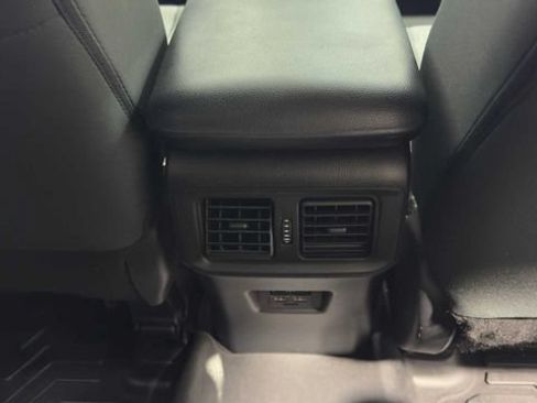 Used 2021 Toyota RAV4 XLE FWD image 14