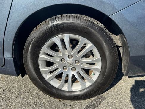 Used 2016 Toyota Sienna XLE image 43