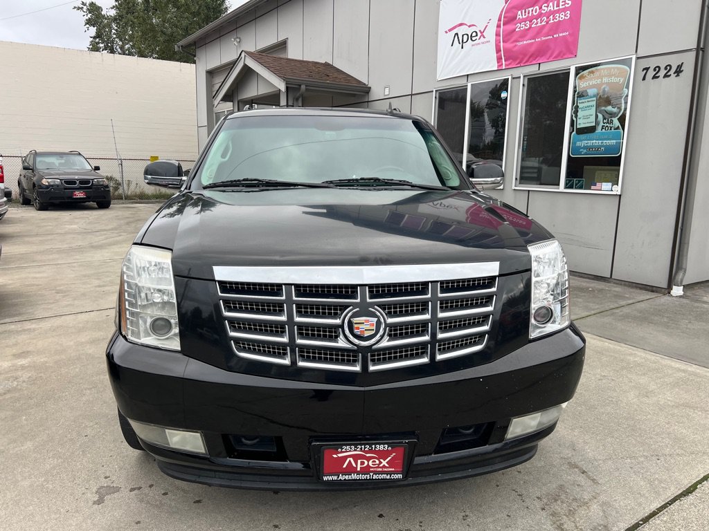 Used 2013 Cadillac Escalade ESV Luxury RWD image 2