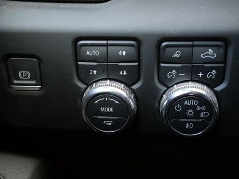 Used 2022 GMC Sierra 1500 AT4 AWD/4WD image 15