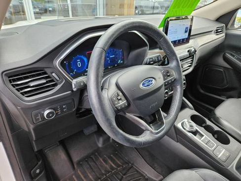Used 2020 Ford Escape Titanium AWD/4WD image 19