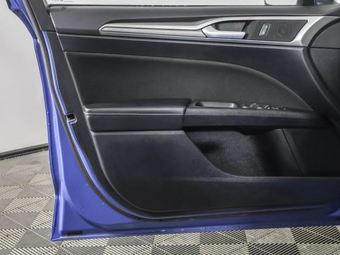 Used 2019 Ford Fusion SE image 33