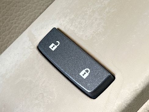 Used 2011 Cadillac CTS Premium image 39