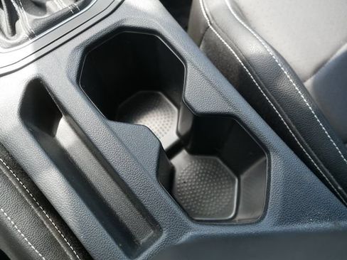 Certified 2022 Volkswagen Jetta SE FWD image 35