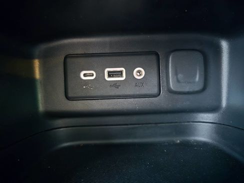 Used 2021 Chevrolet Equinox LT image 33