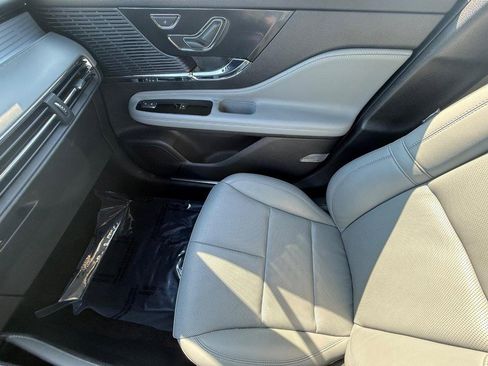 Certified 2022 Lincoln Corsair FWD w/ Equipment Group 101A image 18