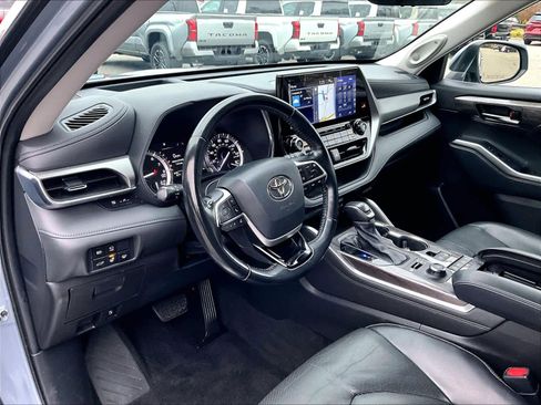 Used 2022 Toyota Highlander Platinum image 8