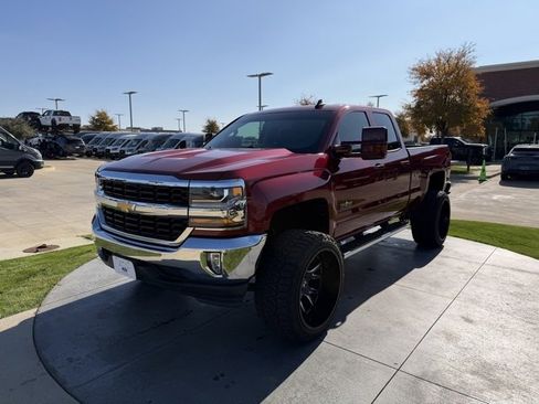 Used 2018 Chevrolet Silverado 1500 LT w/ Texas Edition image 3
