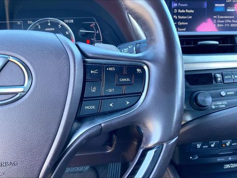 Used 2020 Lexus ES 350 Ultra Luxury image 23