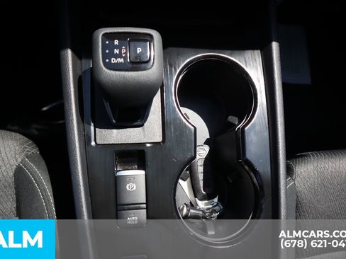 Used 2025 Nissan Rogue SV image 32