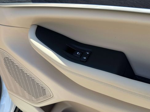 Used 2023 Jeep Grand Cherokee L Limited w/ Luxury Tech Group II image 21