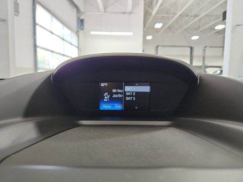 Used 2018 Ford Escape SE w/ SE Sport Appearance Package AWD/4WD image 19