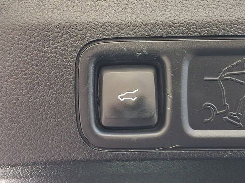 Used 2019 Ford Expedition Limited w/ Equipment Group 303A AWD/4WD image 30