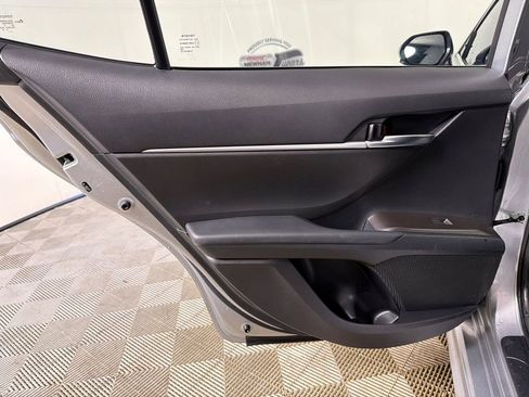 Used 2023 Toyota Camry SE image 21