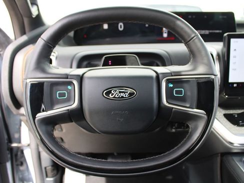 Used 2025 Ford Expedition Tremor AWD/4WD image 11