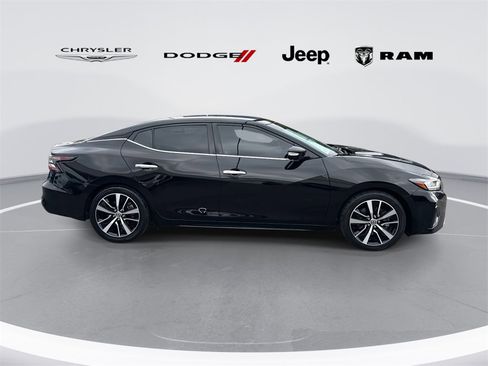 Used 2021 Nissan Maxima 3.5 SV image 2