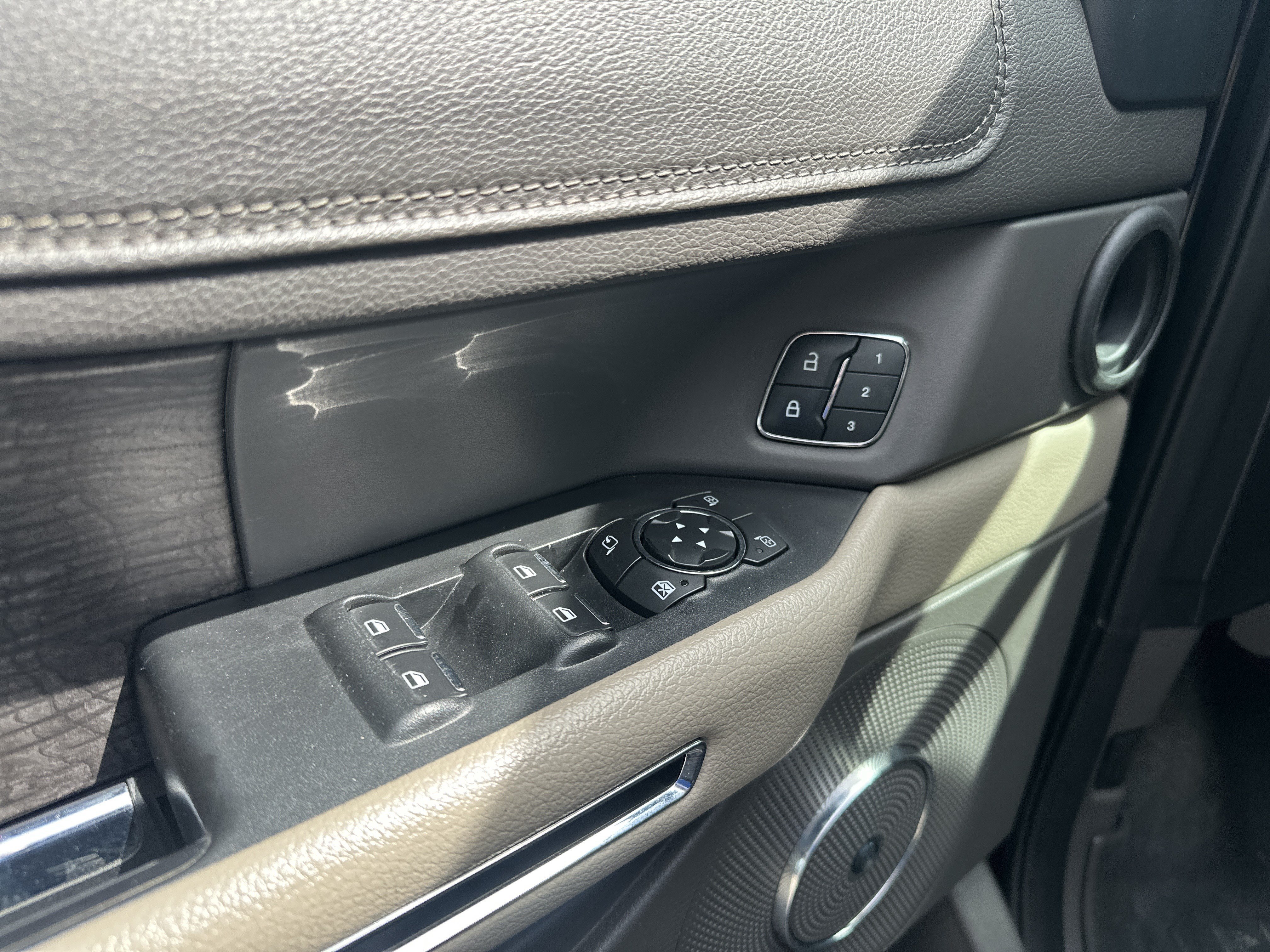 Used 2021 Ford Expedition Limited AWD/4WD image 15