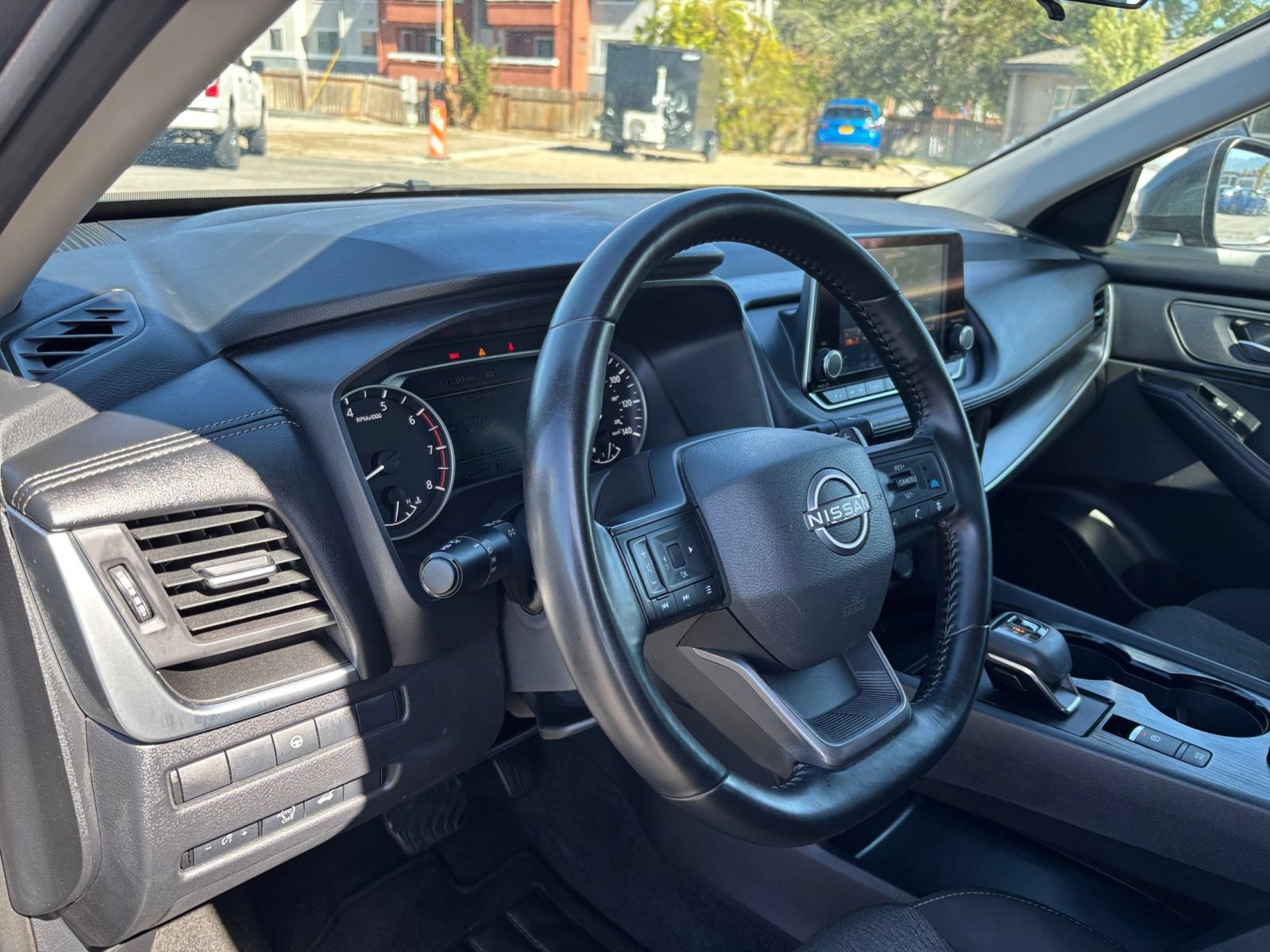 Used 2025 Nissan Rogue SV AWD/4WD image 35