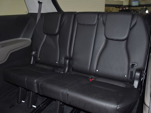 Used 2026 Kia Carnival FWD image 31