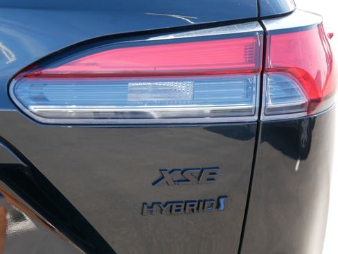 Used 2023 Toyota Corolla Cross XSE w/ Convenience Package image 17