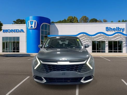 Used 2024 Kia Sportage LX image 3